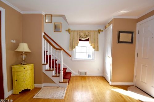 42 Colfax Rd, Springfield, NJ 07081-1119