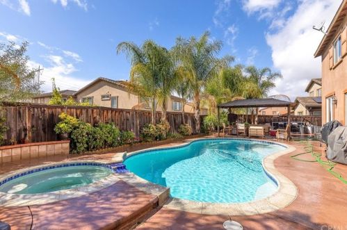 291 Monument Dr, Perris CA 92570-9063 exterior