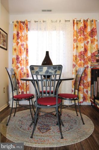 6 Rebecca Ct, Trenton NJ 08628-3339 exterior