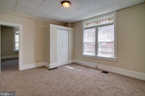 124 James St, Lancaster PA  17602-4910 exterior