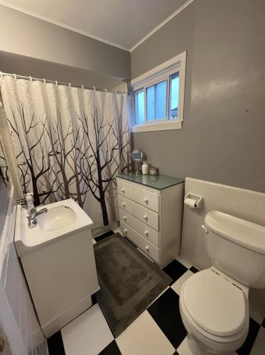 876 Courtney St, Grand Rapids MI 49504-3139 exterior