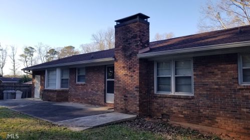 3297 Embry Cir, Atlanta, GA 30341-4316