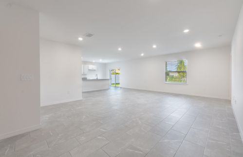 1457 Malaga Ave, Fort Pierce FL  34953-4726 exterior