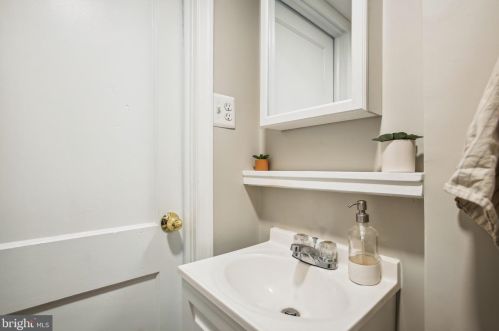 3015 Nash Pl, Washington DC  20020-3640 exterior