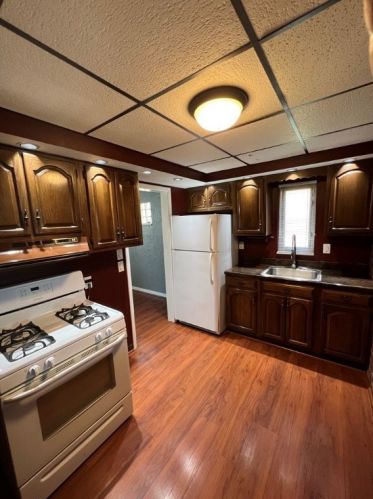 1546 Bellaire Pl, Pittsburgh PA 15226-1907 exterior