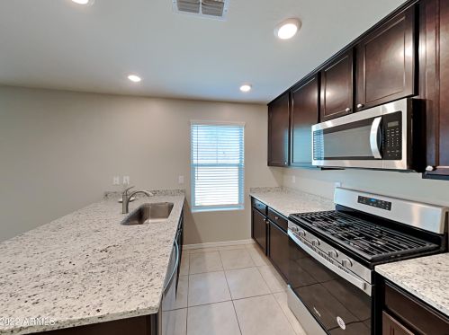 8023 Albeniz Pl, Phoenix AZ  85043 exterior