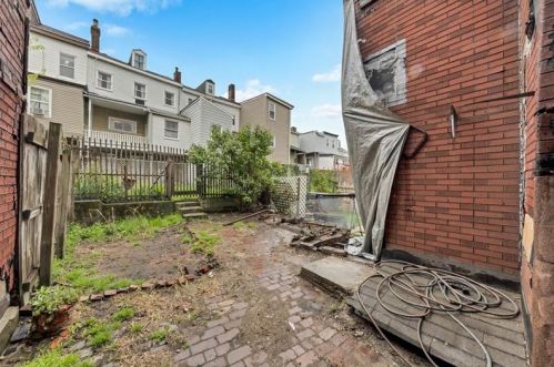 3420 Ligonier St, Pittsburgh PA 15201-1329 exterior