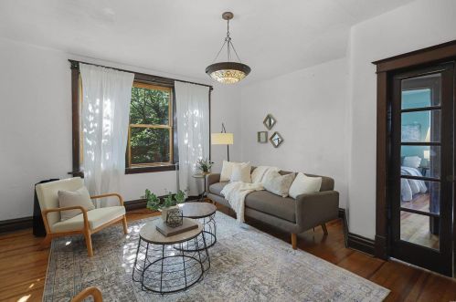 2921 Chippewa St, Saint Louis MO 63118-3720 exterior