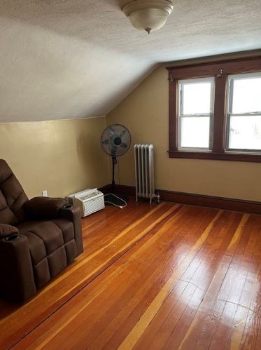 111 Wilber St, Springfield MA 01104-2527 exterior