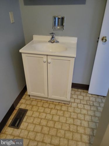 409 Country Club Rd, Limerick PA  19468-1600 exterior