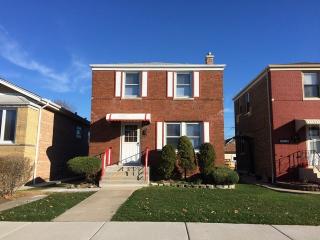 5207 Avers Ave, Chicago, IL 60632-3704