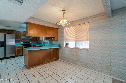 9151 Deer Trl Cir, Tucson AZ 85710-8034 exterior