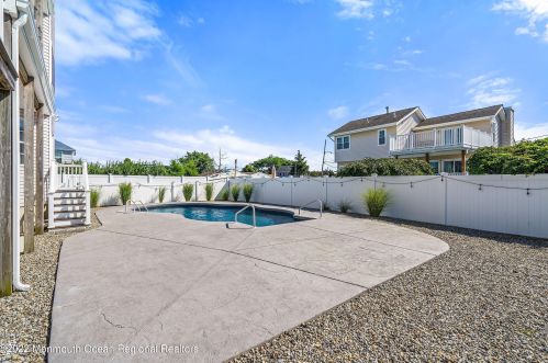 1513 Daytona Rd, Lacey NJ 08731-5014 exterior