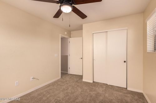 7618 Desert Overlook Dr, Tucson AZ  85710-8164 exterior