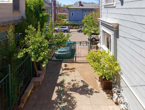 2503 Regent St, Berkeley CA 94705-2111 exterior