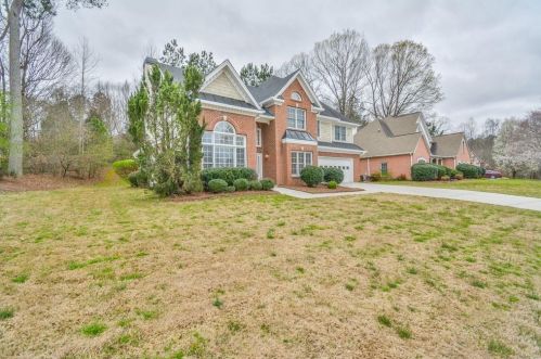 4800 Highland Lake Dr, Atlanta, GA 30349-3913