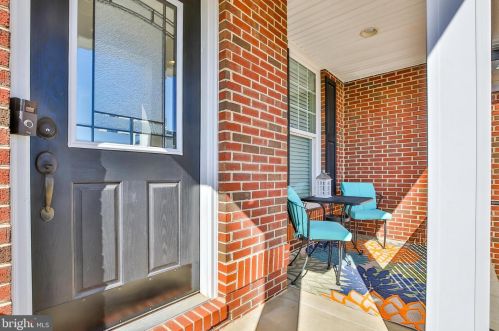 16609 Fox Chase Ct, Leesburg VA 20176-7845 exterior