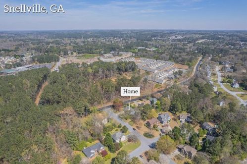 2802 Emerson Lake Dr, Lithonia GA  30078-6642 exterior