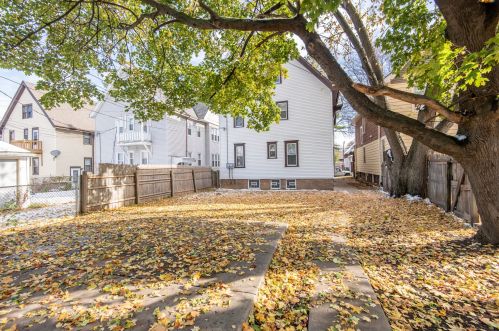 2461 45th St, Milwaukee, WI 53210-2913