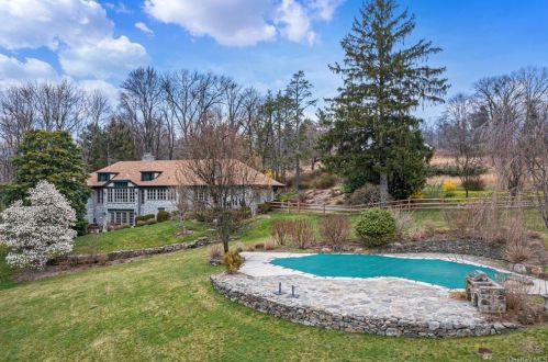 29 Half Mile Rd, Armonk NY  10504-1307 exterior