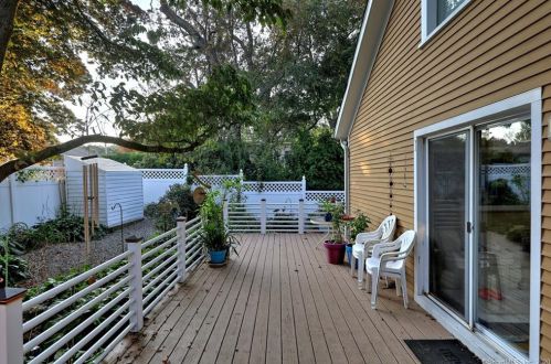 129 Rogers Ave, Milford CT 06460-6440 exterior