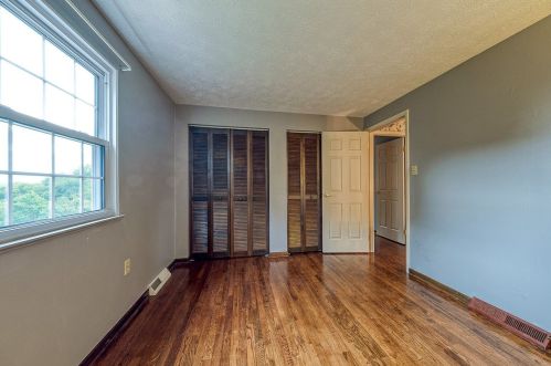 505 Arthur Dr, Moon Twp PA 15108 exterior