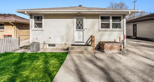 1534 10 St, Grand Rapids MI 49504-3977 exterior