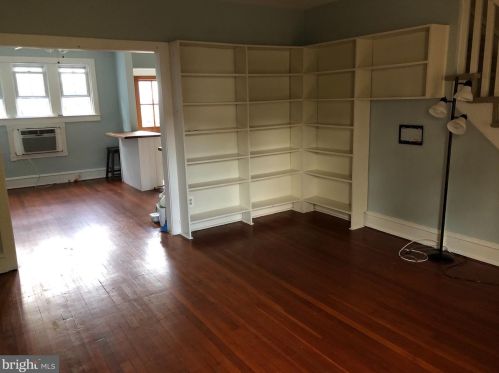 23 Merwit Ct, Camden NJ 08109-2627 exterior