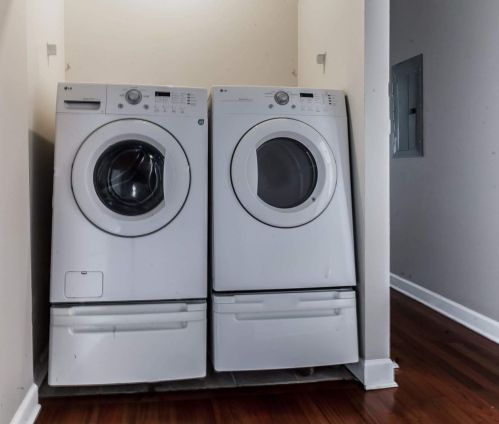 6501 Kimbark Ave, Chicago IL  60637-4677 exterior