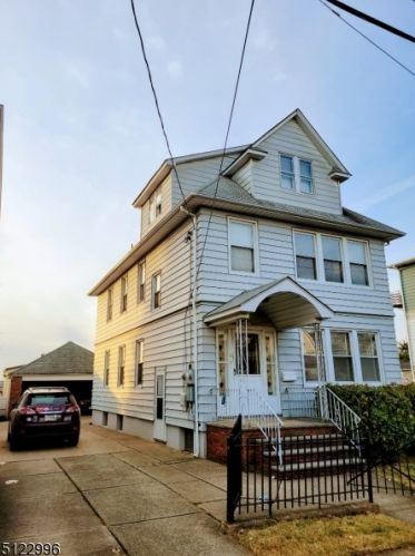 73 Wood St, Outwater, NJ 07026-2133