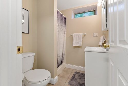 181 Johnny Cake St, North Andover MA 01845-5613 exterior