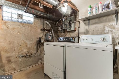 421 Iseminger St, Philadelphia PA 19147-6216 exterior