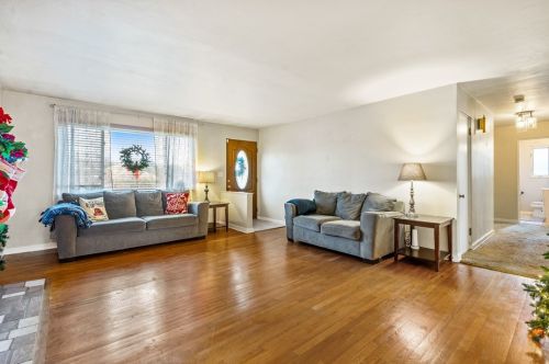 1338 Craigview Dr, Pittsburgh, PA 15243-1702