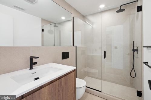 1355 Kater St, Philadelphia PA 19147-1817 exterior