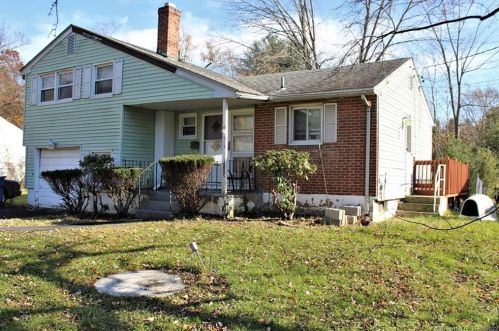 134 Custer Dr, Windsor, CT 06095-3940