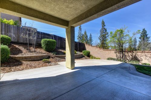 2110 Fenceline Dr, Folsom CA exterior