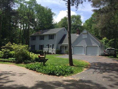 12516 Hiddenvale Ct, Perry, MI 48872-9153