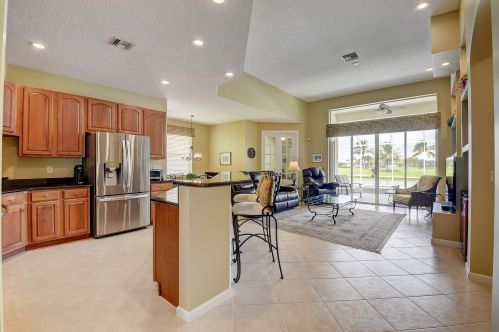 6791 Southport Dr, Boynton Beach FL 33472-6915 exterior