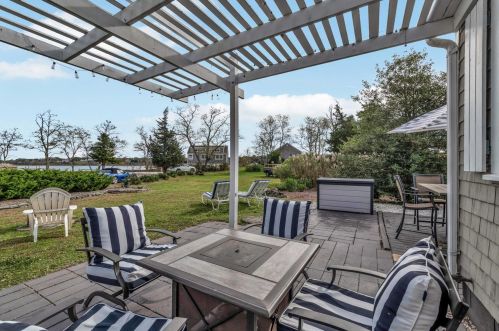 722 State Hwy, Eastham MA 02642-2534 exterior