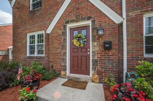 337 Mcclellan Dr, Pittsburgh, PA 15236-4105