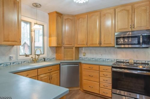 8 Budd Lk Hts Rd, Mount Olive NJ 07828-1102 exterior