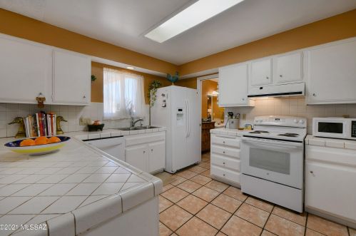 808 Abrego Dr, Green Valley AZ 85614-3641 exterior