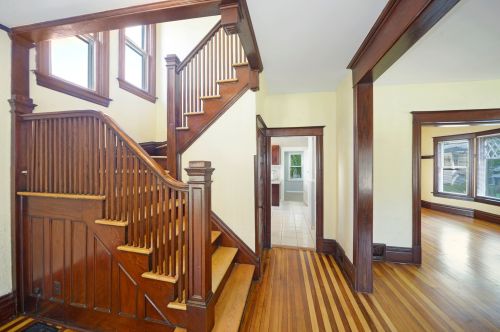 312 Center St, Waukegan, IL 60085-2002