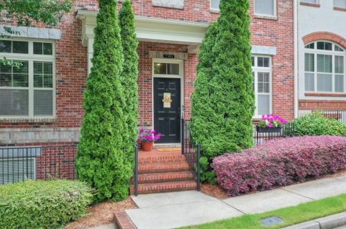 7360 Glisten Ave, Atlanta, GA 30328-2499