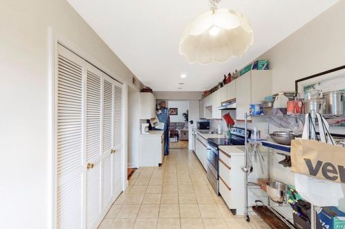 226 Corey Ln, Middletown RI exterior