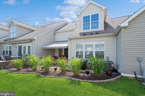 3 Falcon Ct, Trenton NJ 08690-2466 exterior