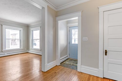 614 Crescent St, Grand Rapids, MI 49503-3442