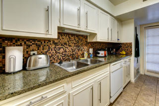 3405 Grooms St, Austin TX  78705-1622 exterior