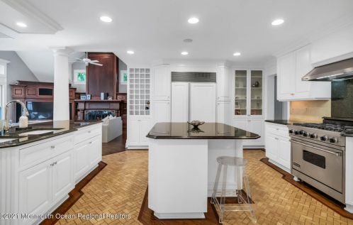 3 Oak Ln, Locust NJ  07760-1306 exterior