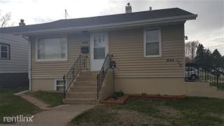 926 14th St, Bismarck ND  58501-4243 exterior